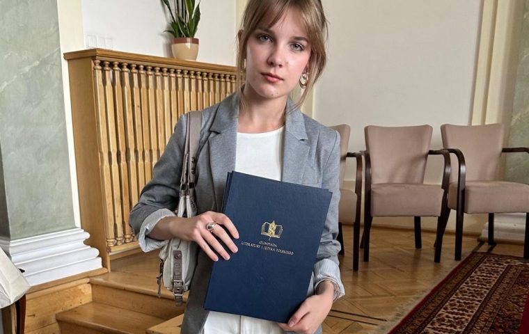Oliwia Salwa – laureatka LV Olimpiady Literatury i Języka Polskiego.