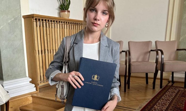 Oliwia Salwa – laureatka LV Olimpiady Literatury i Języka Polskiego.