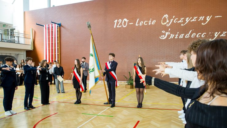Ślubowanie uczniów klas pierwszych