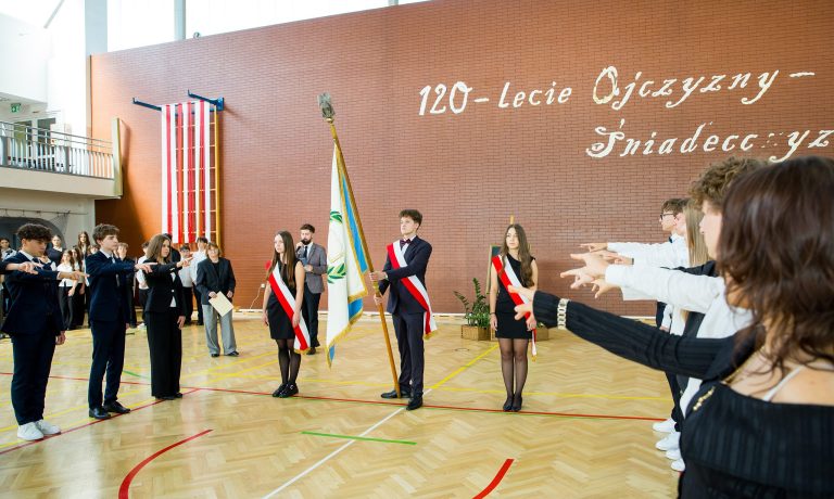 Ślubowanie uczniów klas pierwszych